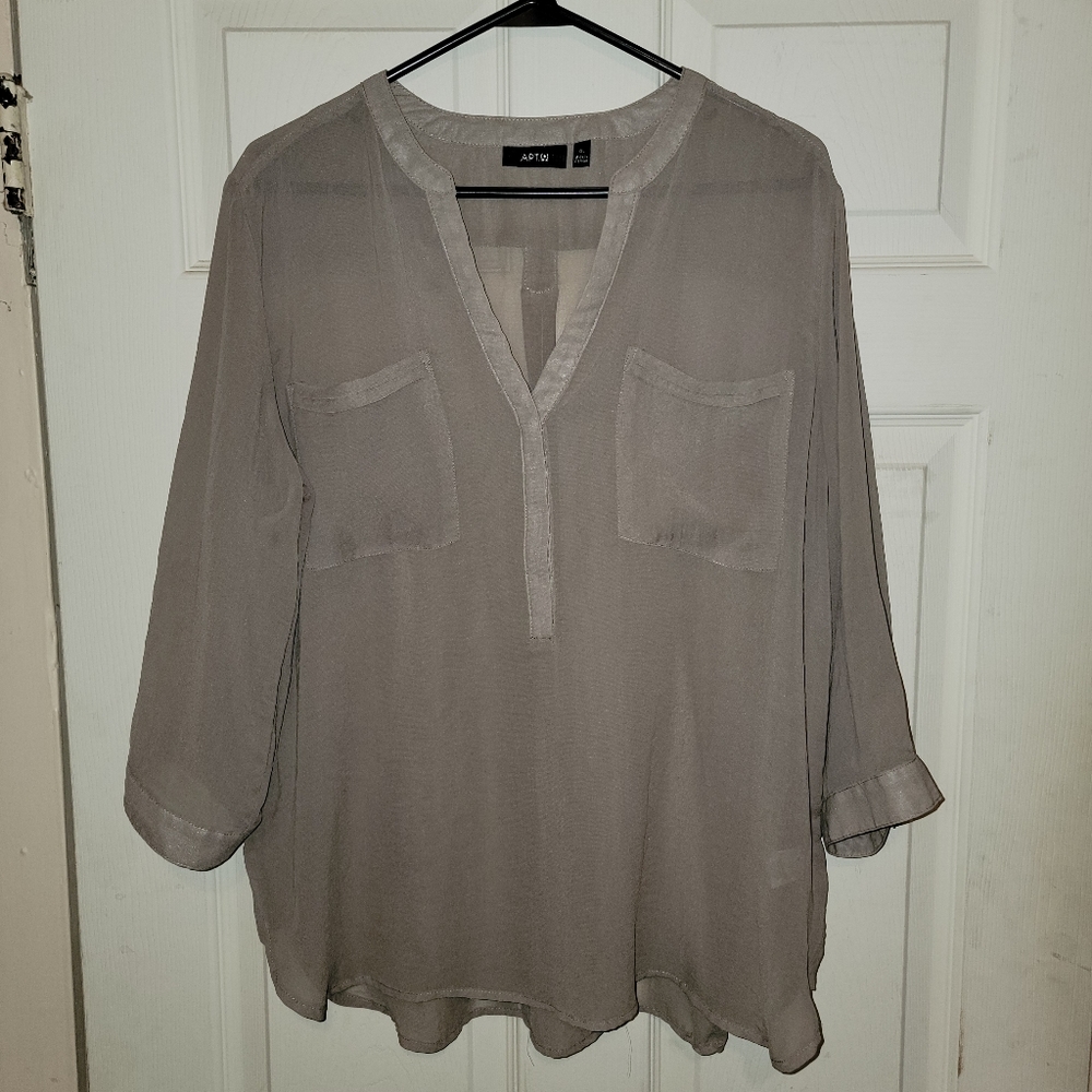 Apt 9 beige grey sheer notch neck pocket blouse